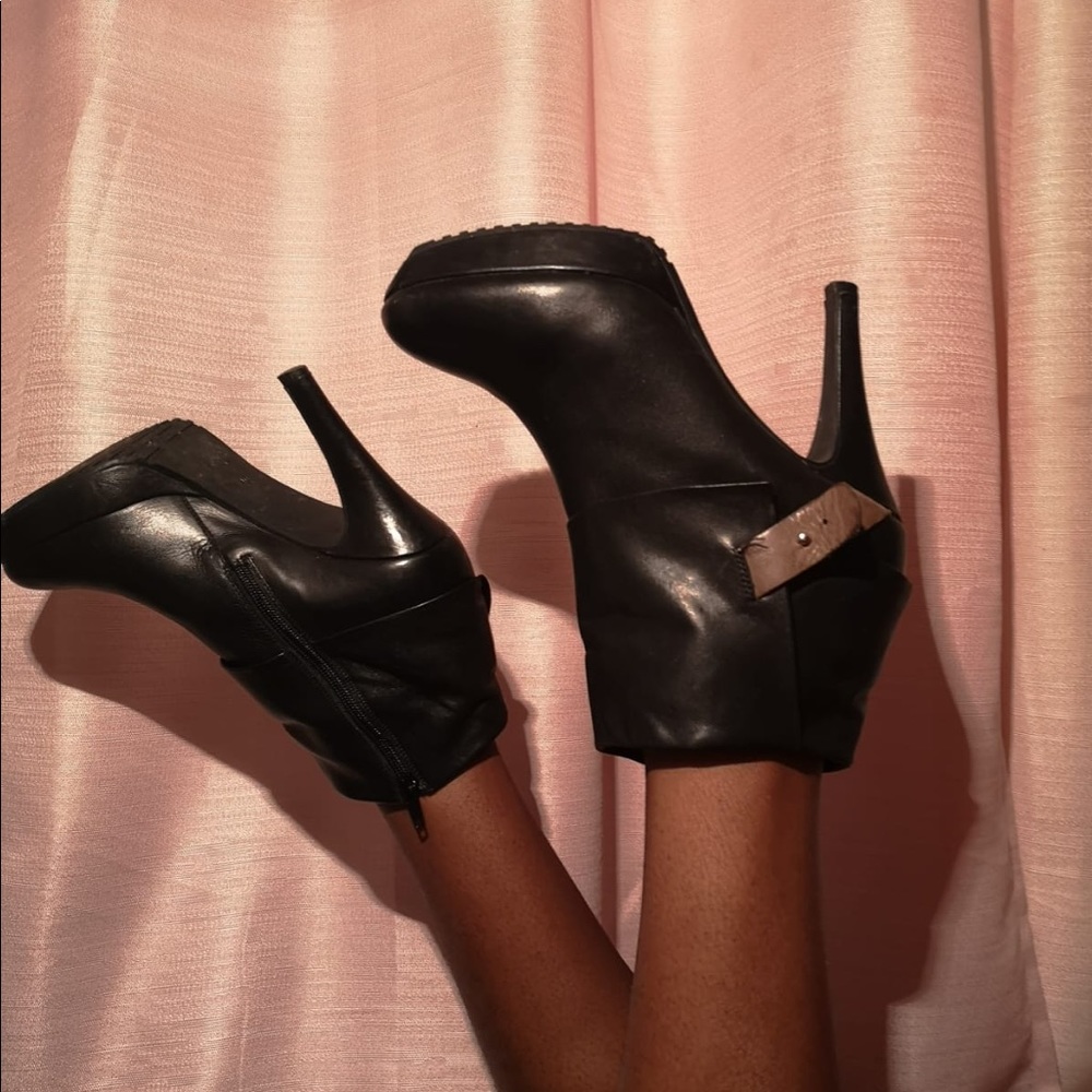 LEATHER FALL BOOTIES 😍😍😍
